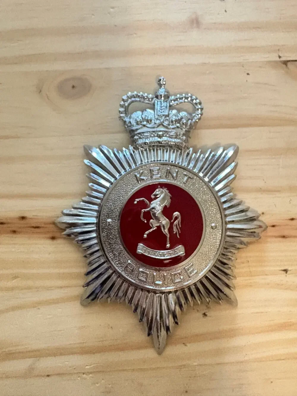 Kent Police Helmet Badge Enamel Pin Memorabilia